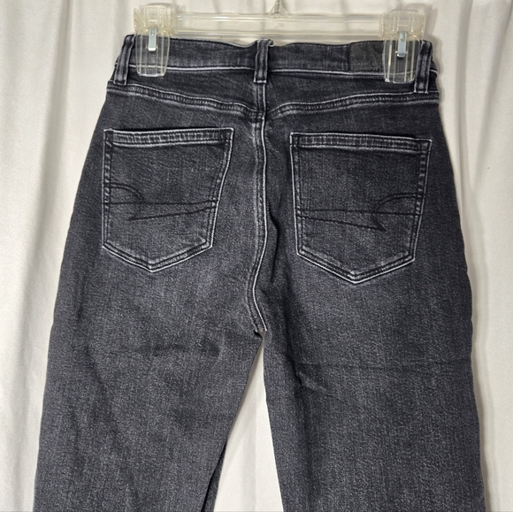 Americsn Eagle Strigid Mom Jeans Black wash Sz 00 Regular - Picture 6 of 13